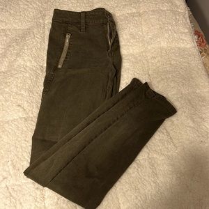 Joes jeans olive green cargo soft jeans 28/6 super adorable